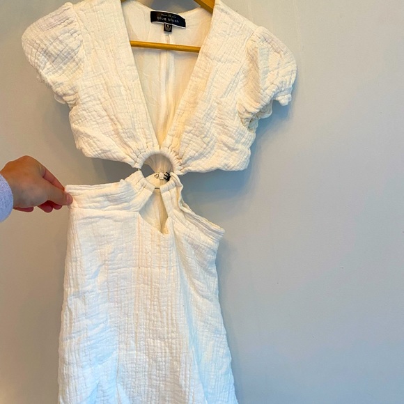 Dresses & Skirts - White Cut Out Dress!